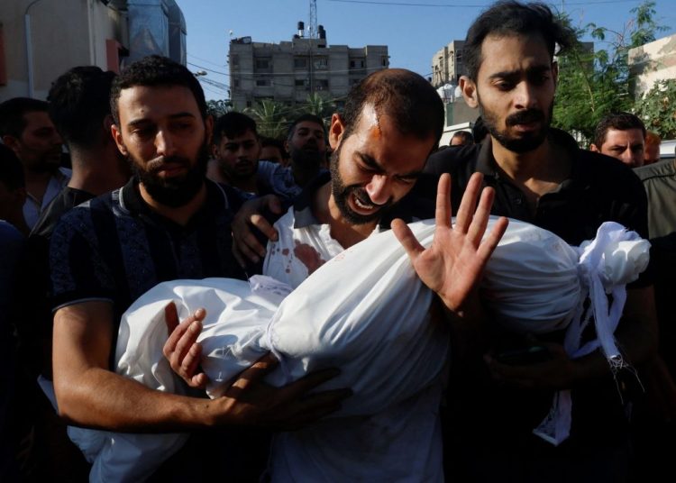 Γάζα: Οι γονείς θάβουν τα παιδιά τους – Θρήνος και οργή στις κηδείες