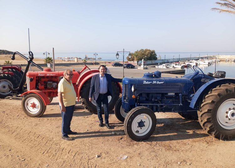 Παλούκι: ¨Μαγνήτης¨ η 1η Πανελλήνια Έκθεση Ιστορικών Γεωργικών Μηχανημάτων