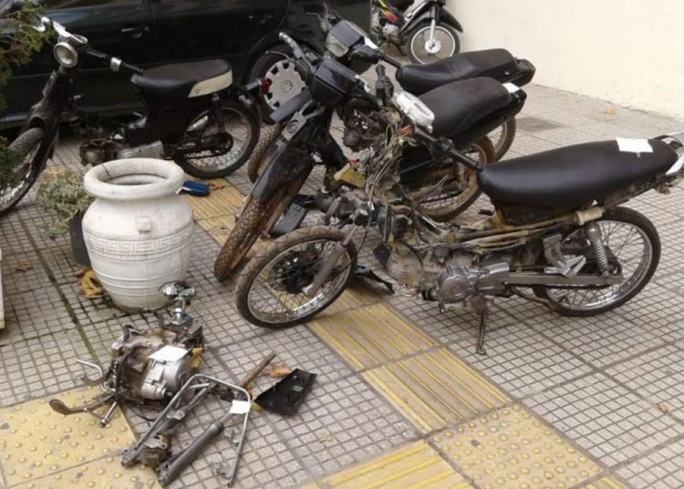 Ηλεία: Έκλεβαν μηχανάκια στην Αθήνα και τα πουλούσαν στο νομό