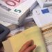 Μείωση κατά 50% στο τέλος επιτηδεύματος για επαγγελματίες που δηλώνουν πάνω από τον κατώτατο μισθό