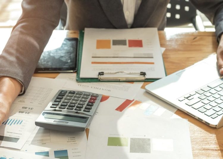 Ελεύθεροι επαγγελματίες: Έρχεται ο τεκμαρτός τρόπος φορολόγησης