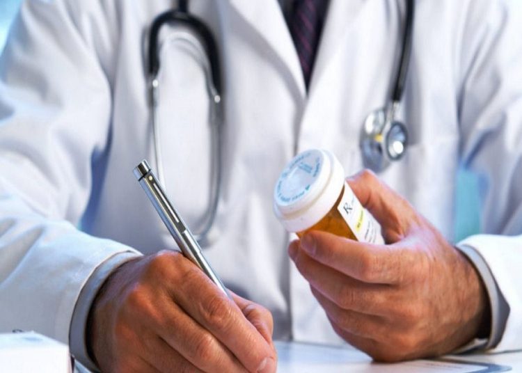 “Κόφτης” στις συνταγογραφήσεις εξετάσεων-Τι αλλάζει και ποιες εξετάσεις δεν θα γράφονται