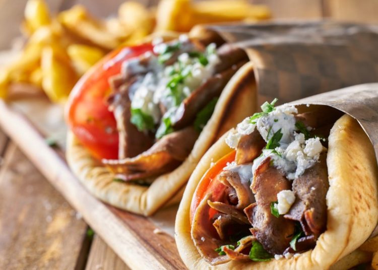 Νέα αύξηση στα πιτόγυρα – Στα ύψη οι τιμές στο σουβλάκι