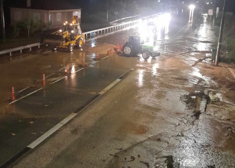 Ηλεία: Προβλήματα από την κακοκαιρία-Πλημμύρισε η Πατρών-Πύργου