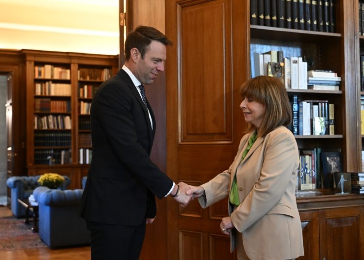 Στέφανος Κασσελάκης: Έγινε δεκτός από τη Σακελλαροπούλου στο Προεδρικό Μέγαρο