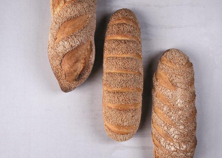 Σπιτικό ψωμί: 5 συνταγές για να γίνετε εξπέρ στο ζύμωμα