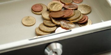 Προς ΔΗΜΟ ΠΥΡΓΟΥ: Πληρώστε πρώτα τις οφειλές στα σκουπίδια για να μην κινδυνεύσουν οι μισθοδοσίες των εργαζομένων στον Δήμο