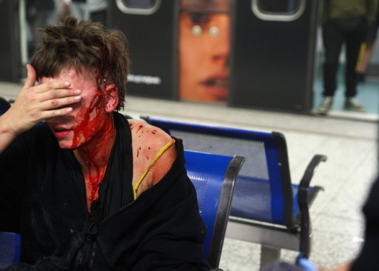 Αθήνα: Συνελήφθη ακροδεξιός που με βενζίνη προσπάθησε να κάψει κόσμο