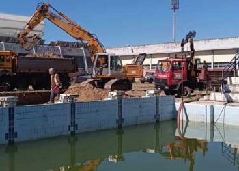 Τελικά το κολυμβητήριο Πύργου ΔΕΝ έχει τις προδιαγραφές να φιλοξενήσει μεγάλους αγώνες κολύμβησης; Οι αθλητές θα πηγαίνουν για αγώνες στην Αμαλιάδα ή την Πάτρα;