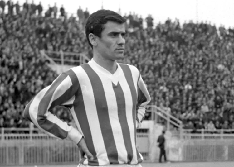 Πένθος στον Ολυμπιακό: Έφυγε από τη ζωή ο Νίκος Γιούτσος