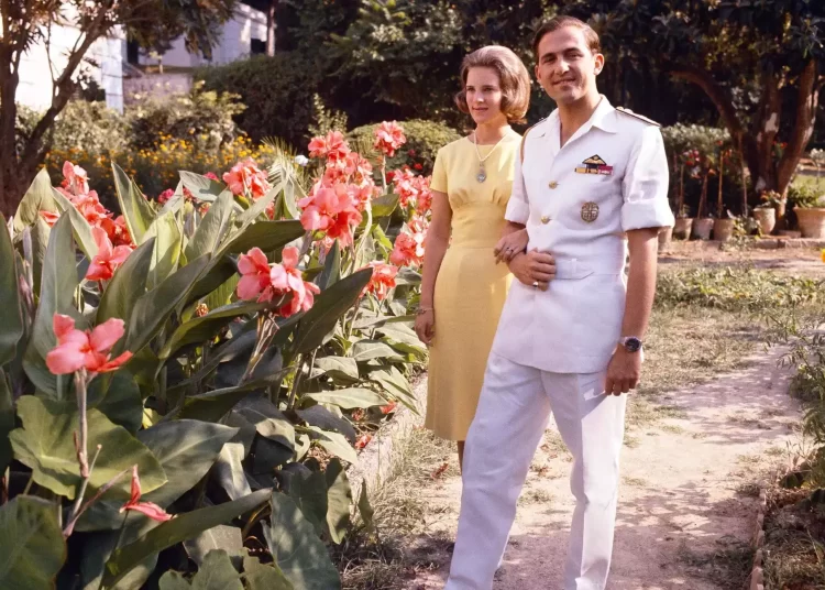 Τέως βασιλιάς Κωνσταντίνος: 59 χρόνια μετά το γάμο με την Άννα – Μαρία βρέθηκε το νυφικό της