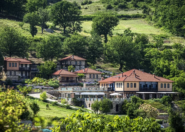 8 παραμυθένιοι ξενώνες στην Ελλάδα για τα Χριστούγεννα