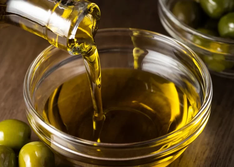 Σχεδόν 40% η μείωση της παραγωγής ελαιολάδου στην ΕΕ -Πώς η κλιματική κρίση επηρεάζει τις τιμές