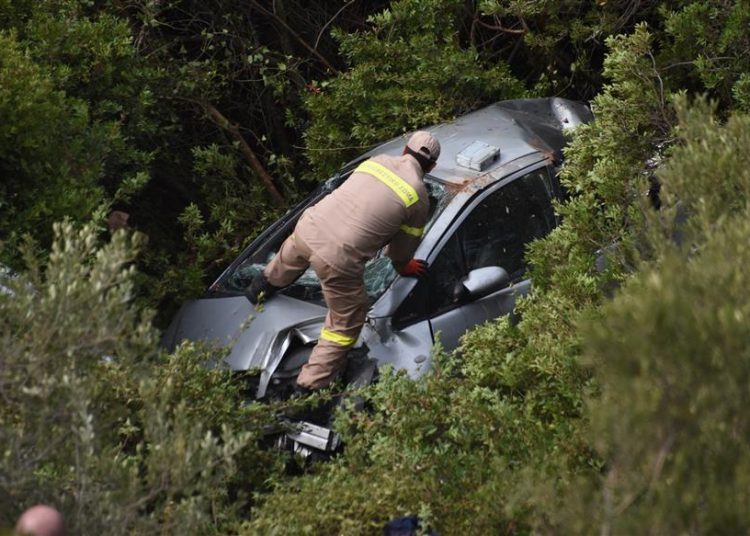 Κορυφή: ¨Θαύμα¨ με οδηγό που έπεσε σε 30 μέτρα γκρεμό και σώθηκε