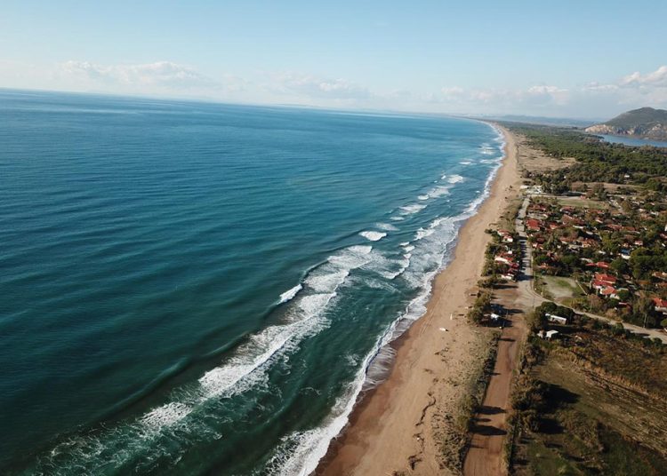 Ηλεία: Από το 2024 τα παραθαλάσσια ακίνητα θα πληρώνουν φόρους και πρόστιμα