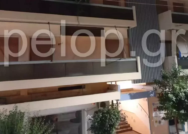 Πάτρα: Νεαρή γυναίκα έπεσε από το μπαλκόνι του 5ου ορόφου πολυκατοικίας και σκοτώθηκε