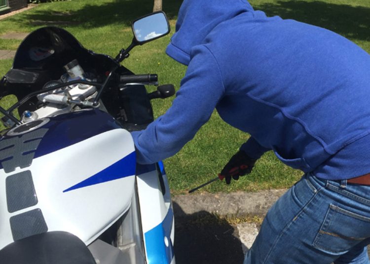 Αμαλιάδα: Άφησε για λίγο την μηχανή του στο δρόμο και του την έκλεψαν