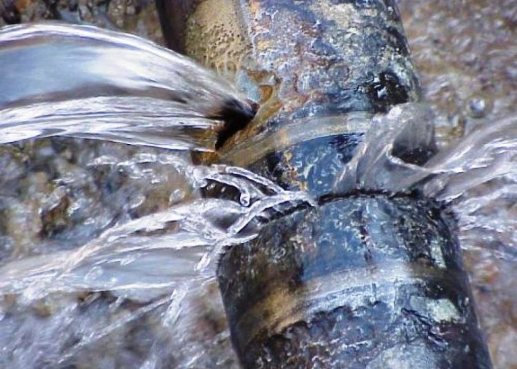 Αμαλιάδα: Μεγάλη ζημιά μέσα στη νύχτα άφησε την πόλη χωρίς νερό