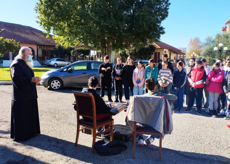 Επίσκεψη της χορωδίας του 2 ου Γυμνασίου Πύργου στο Άσυλο Ανιάτων «Η Νέα  Βασιλειάς»