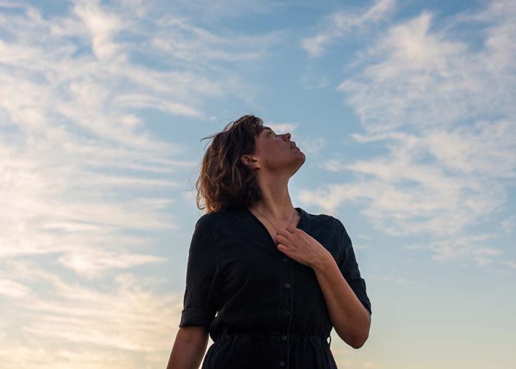 Ανανεώστε τώρα το σπίτι και τη διάθεσή σας με 6 κινήσεις που χαρίζουν ευεξία