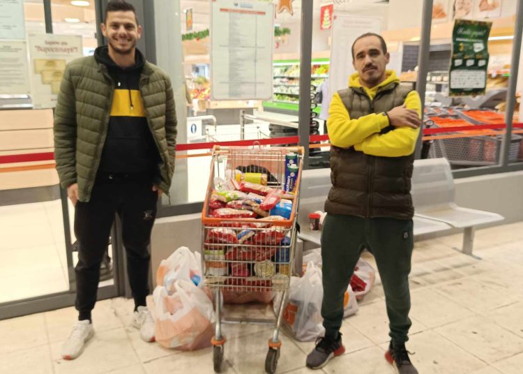 Σύλλογος νέων Καταραχίου – Αγία Μαρίνα: Στηρίζει φέτος 50 οικογένειες προσφέροντας τα απαραίτητα