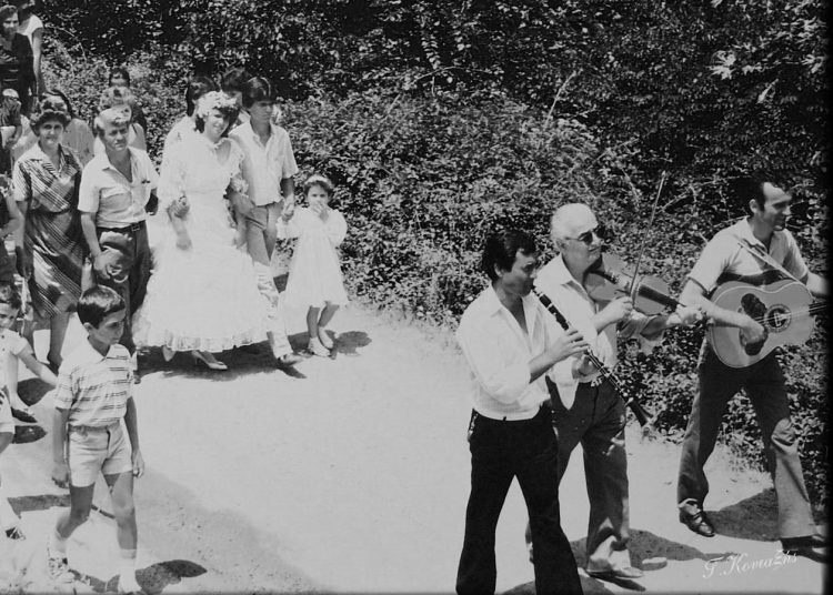 Οδοιπορικό στην Ηλεία του Χθες και του Σήμερα – Ο παραδοσιακός γάμος Κεφάλαια 15 – 16ο :Το ντύσιμο του γαμπρού – Στο δρόμο για την εκκλησία