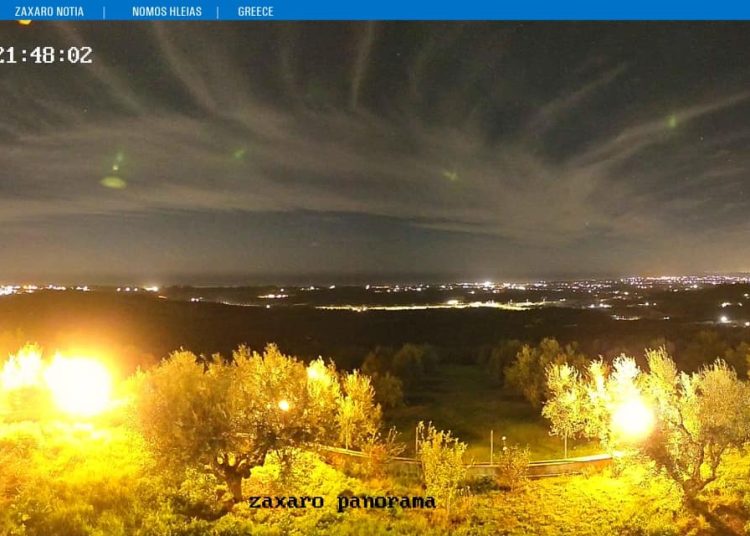 Ζαχάρω: Σπάνιοι σχηματισμοί νεφών πάνω στην πόλη