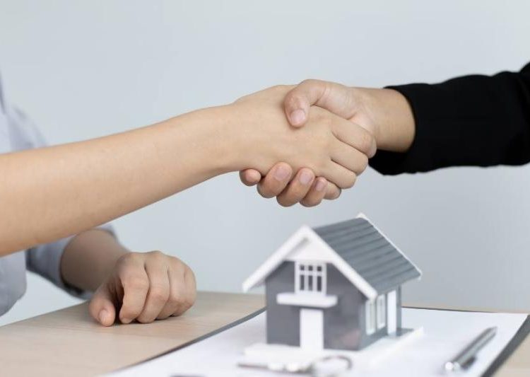 Aγοραπωλησία ακινήτων: Μέσω τράπεζας τα χρήματα αλλιώς θα είναι άκυρη η συναλλαγή