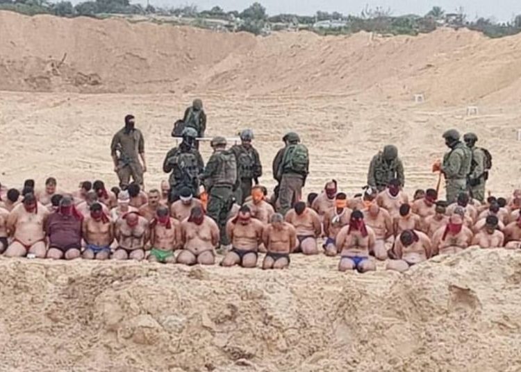 Οργή για μαζικές συλλήψεις και εξευτελιστική μεταχείριση Παλαιστινίων στη Γάζα από τον ισραηλινό στρατό