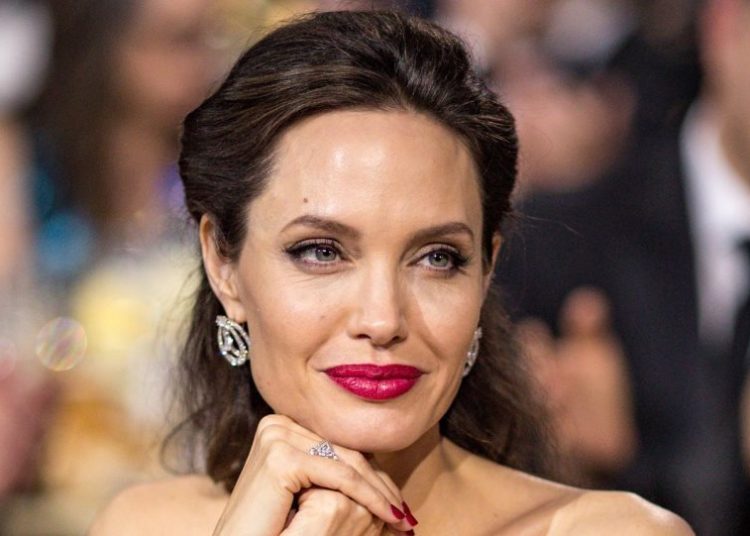 Αντζελίνα Τζολί: Έξι μήνες πριν από το διαζύγιο έπαθα παράλυση Bell