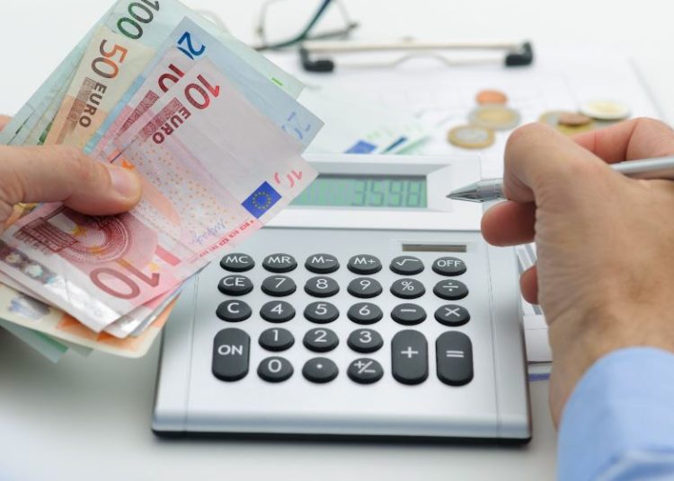 Επιδόματα: Πριν τις γιορτές θα πληρωθούν– Πόσα θα λάβει κάθε οικογένεια με παιδιά