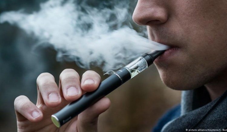 Ατμίζεις; Θα πληρώνεις περισσότερα-Μπαίνει φόρος από το κράτος