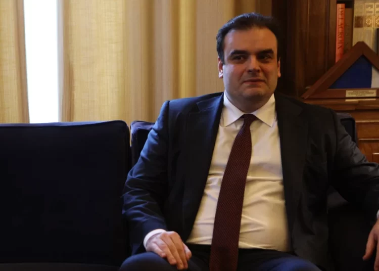 Πιερρακάκης: «Με πλήρη επαγγελματικά δικαιώματα τα πτυχία των μη κρατικών πανεπιστημίων»