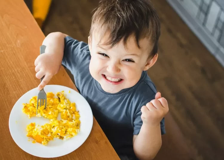 Το πασίγνωστο τρόφιμο που μπορεί να βοηθήσει τα παιδιά να ψηλώσουν