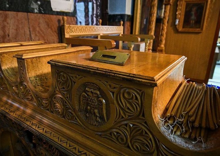 Γαστούνη: Μπήκε σε εκκλησία, την έκλεψε και έκανε ζημιές