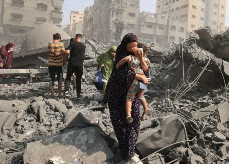Γάζα: Συνεχίζονται αδιάκοπα οι βομβαρδισμοί – Αρρώστιες ξεκινούν στον πληθυσμό