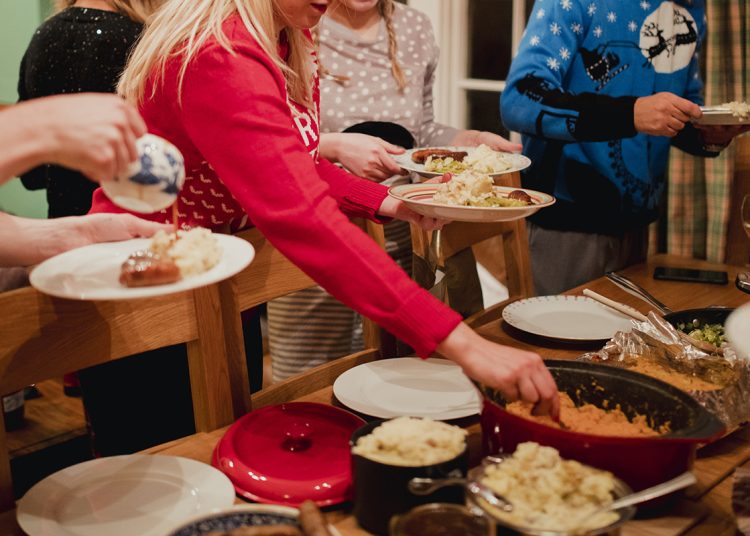 Σας περίσσεψε φαγητό από το γιορτινό τραπέζι; Προτάσεις για συνταγές με περισσεύματα