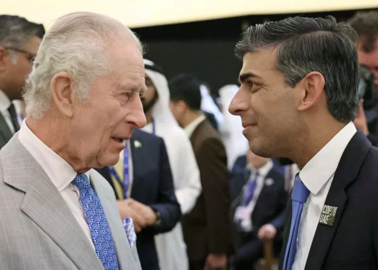 Βασιλιάς Κάρολος: Φόρεσε γραβάτα με την ελληνική σημαία μετά το unfair – Δείτε το τετ α τετ με τον Σούνακ