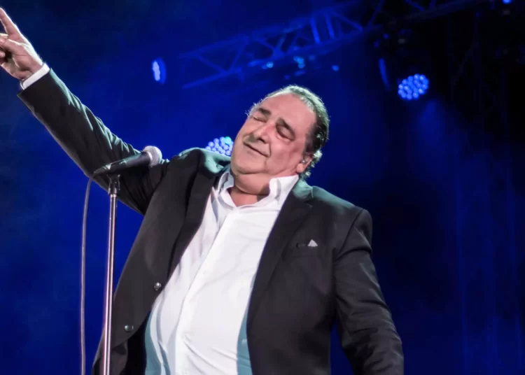 Πέθανε ο Βασίλης Καρράς σε ηλικία 70 ετών