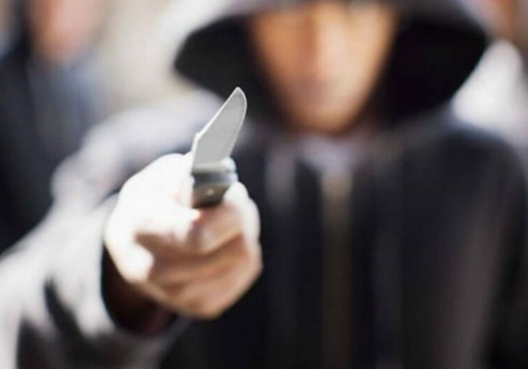 Κυλλήνη: Ανάστατοι οι κάτοικοι με το χτύπημα των 10 ατόμων με όπλα-Κυνηγητό της αστυνομίας για τον εντοπισμό τους