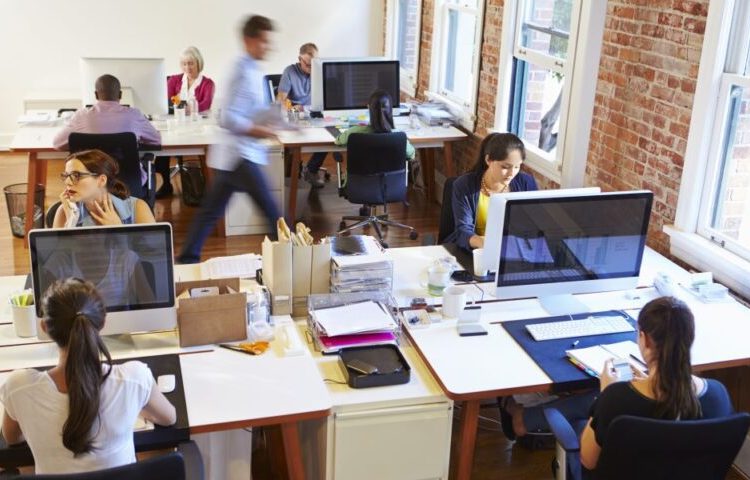 Αλλάζουν όλα στις εργασιακές συμβάσεις-Πρόστιμα 800 ευρώ σε εργοδότες-Πότε θα γίνουν αυξήσεις λόγω τριετιών