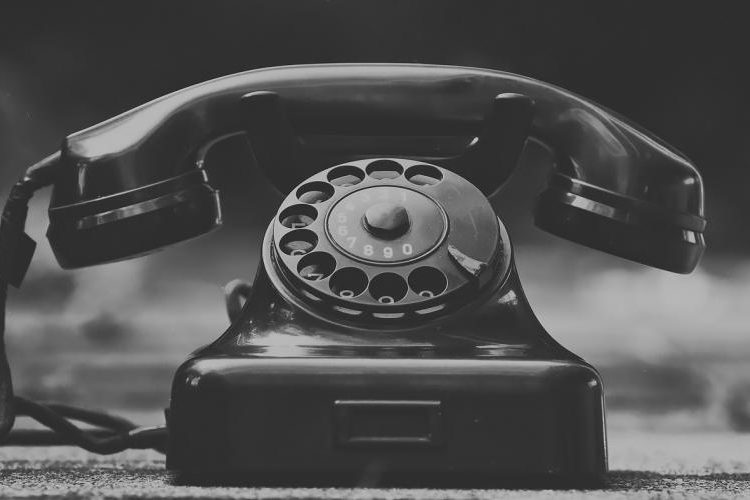 Περιμένοντας ένα… τηλεφώνημα