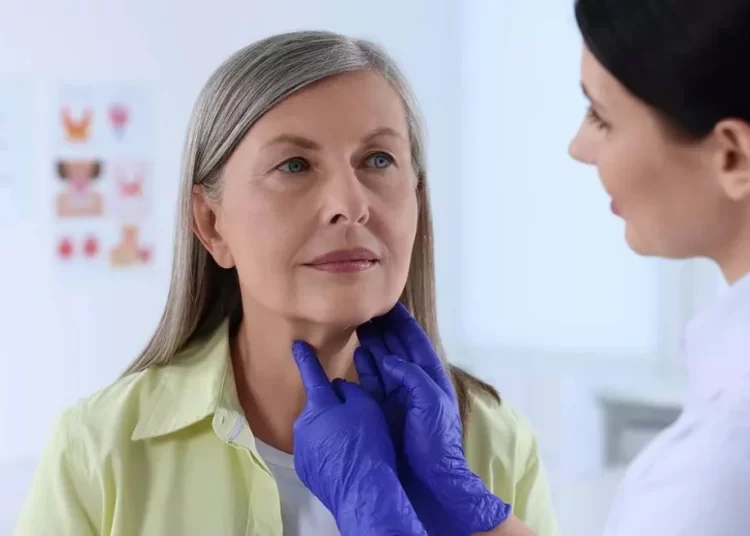 Η ορμόνη του θυρεοειδούς που μπορεί να αυξήσει έως και 65% τον κίνδυνο άνοιας