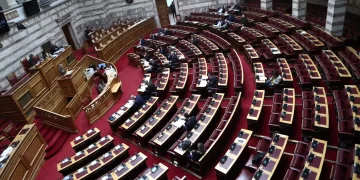 Ψηφίστηκε με 158 «ναι» το φορολογικό νομοσχέδιο