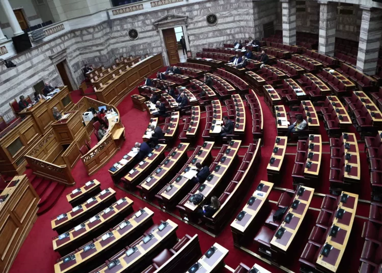 Ψηφίστηκε με 158 «ναι» το φορολογικό νομοσχέδιο