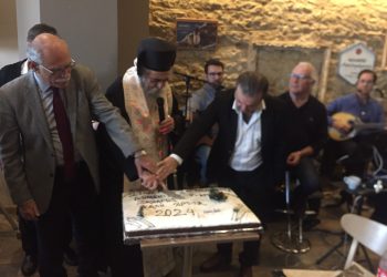 Χρ. Γαρύφαλλος: “Ευχόμαστε να επιστρέψει ο Δήμος μας στην κανονικότητα, να εκλείψει η τοξικότητα και να επιστρέψει η αξιοπρέπεια που τόσο πολύ μας έλειψε.”