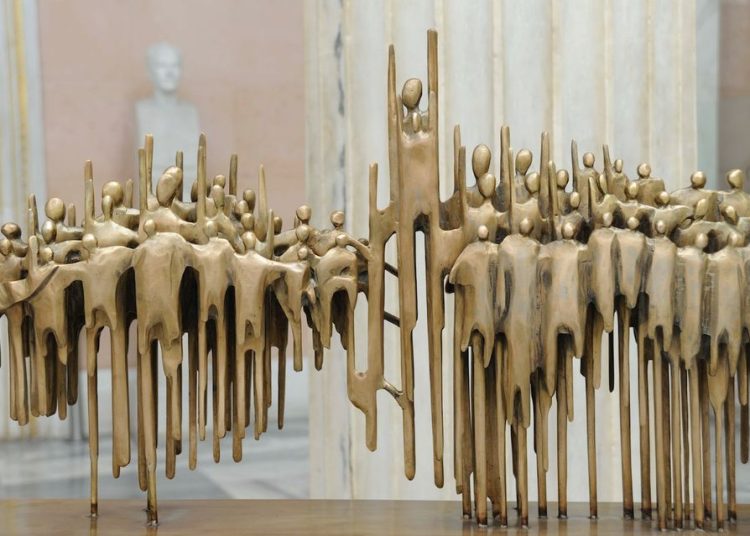 Η Πυργιώτισα γλύπτρια Αγγέλικα Κοροβέση και «Το ταξίδι των πολιτισμών»