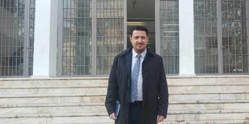 ΠΑΝΟΣ ΜΠΡΑΜΟΣ: Κι επίσημα πλέον συμβολαιογράφος.