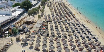 Αντίθετοι οι Δήμοι με νέο νόμο για παραλίες και τέλος παρεπιδημούντων