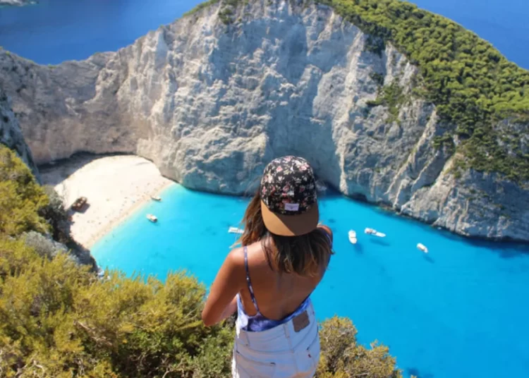 Πρόγραμμα «Τουρισμός για Όλους 2024» – Δείτε τα νέα ενισχυμένα κριτήρια, τα ποσά και τους δικαιούχους